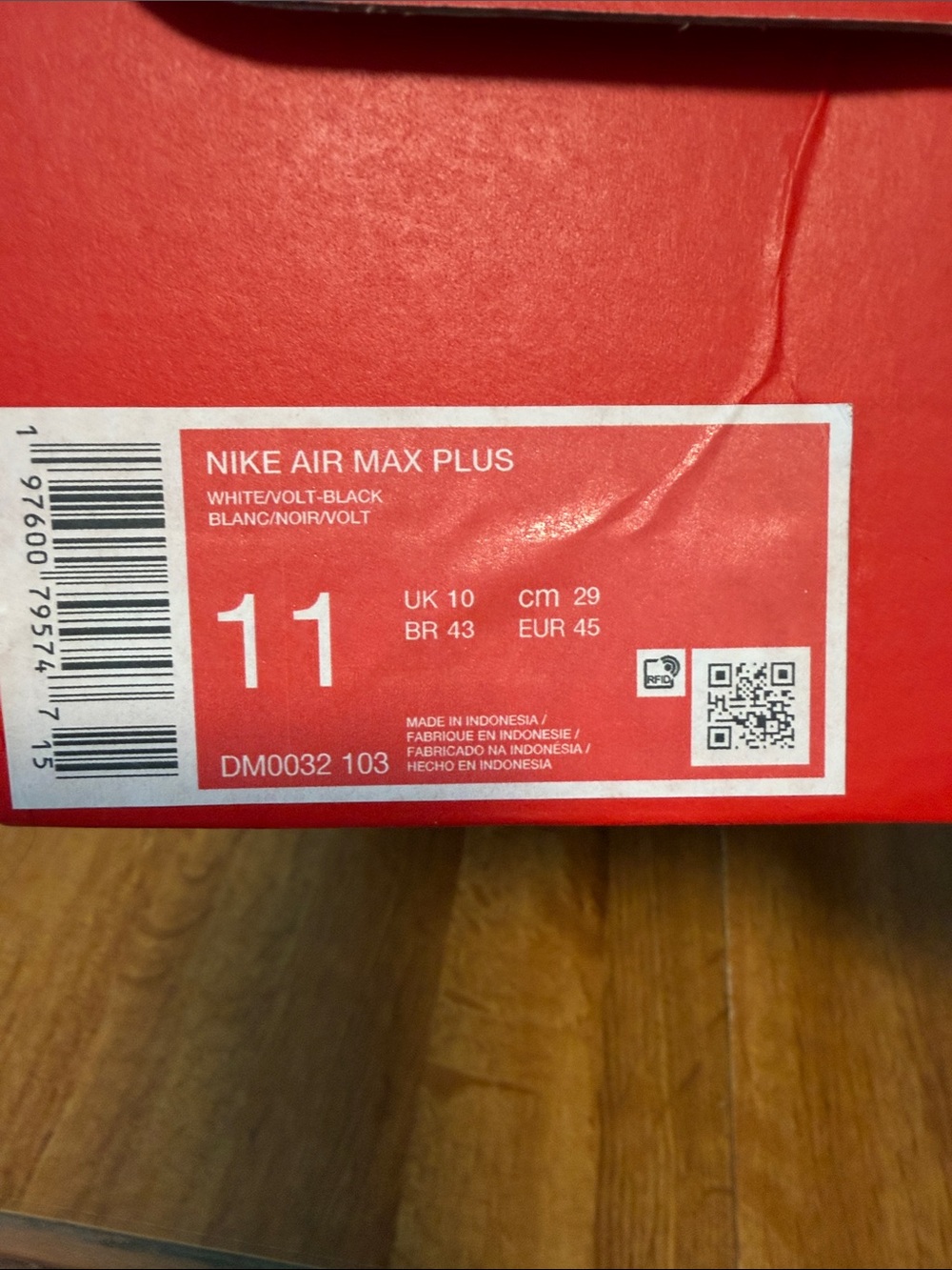 Nike Air Max Plus Label - White/Volt/Black